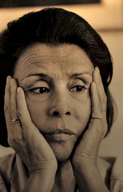 Blanca Varela (Lima, 1926-2009), una delle voci più seducenti della poesia ispanoamericana del Novecento, molto affermata in tutto l&#39;ambito ispanico, ... - num014varela1